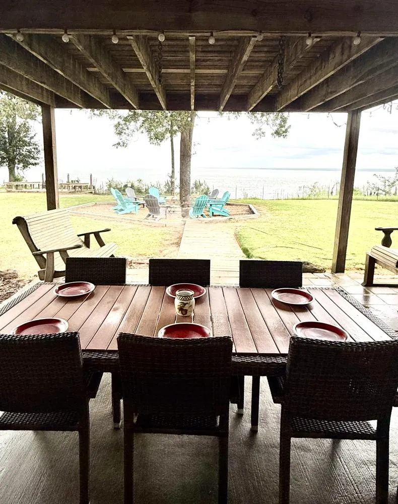 Outdoor dining with a view.